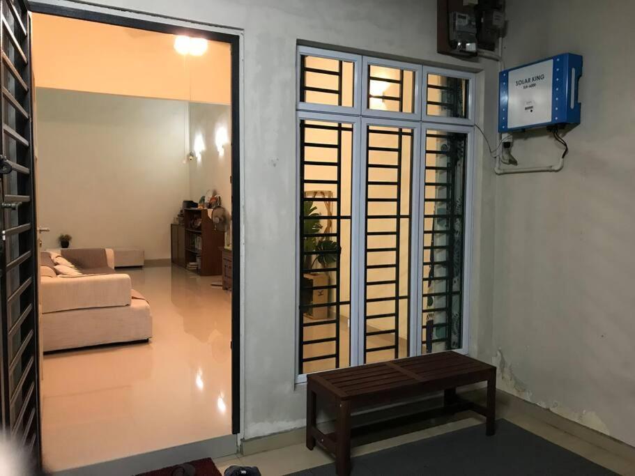 Terrace House Near Stulang Laut Ciq Midvalley Ksl For 7Pax Johor Bahru Exterior photo